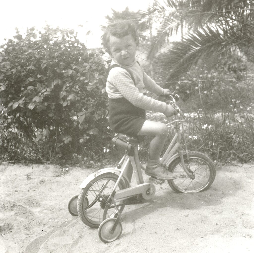 Foto storica di Elio Spadaccino in bici